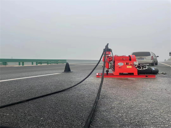 绥江马路路基路面开裂下沉注浆加固灌浆